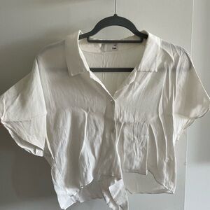 Aritzia Wilfred Free cropped button up with front tie